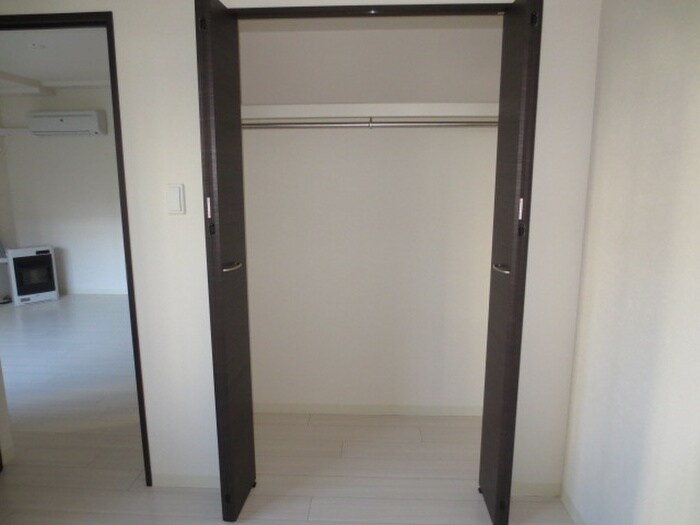物件内観写真11　(収納)