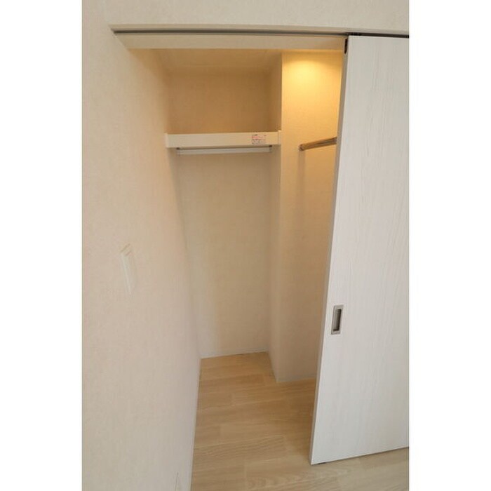 物件内観写真12　(収納)