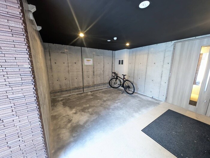 物件外観写真3　(駐輪場)