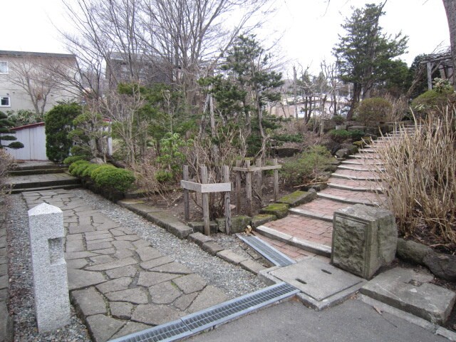 物件外観写真2　(エントランス部分)