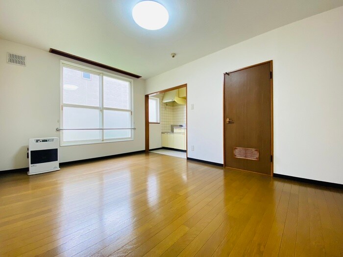 物件内観写真2　(居室)