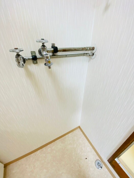 物件内観写真13　(洗濯機置場)