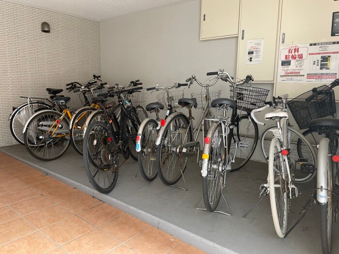 物件外観写真6　(駐輪場)