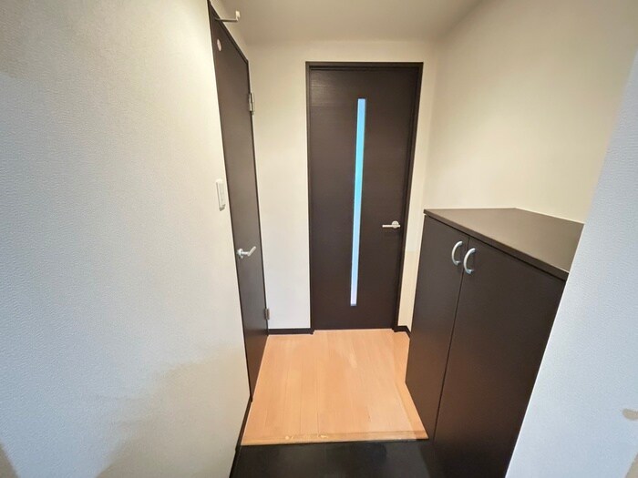 物件内観写真16　(玄関)