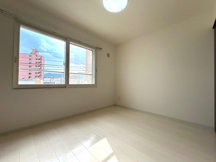 物件内観写真13　(居室)