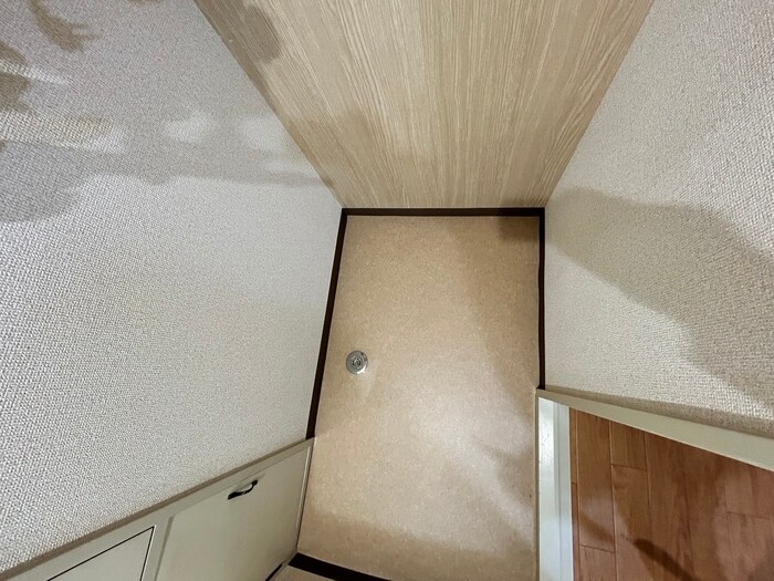 物件内観写真18　(洗濯機置場)