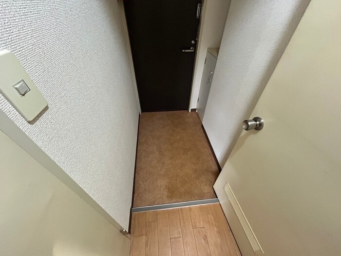物件内観写真22　(玄関)