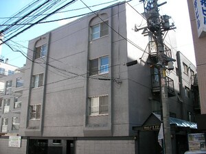 ハウスオブリザ　中の島３外観写真