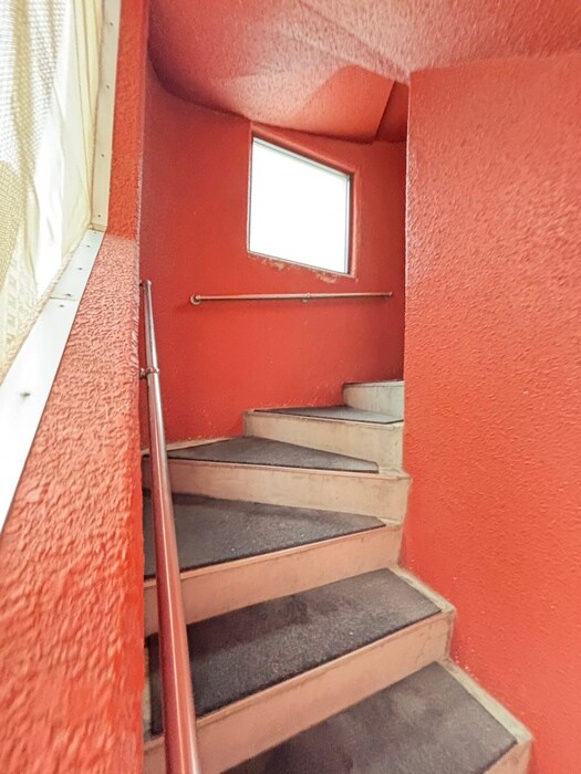 物件外観写真6　(エントランス部分)