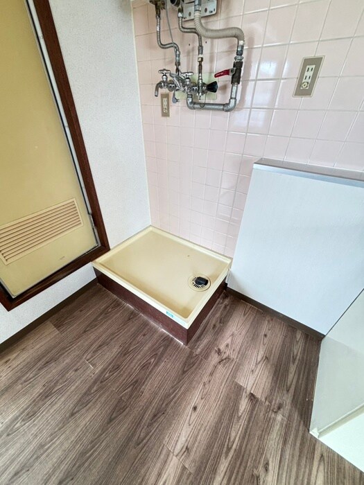 物件内観写真18　(洗濯機置場)