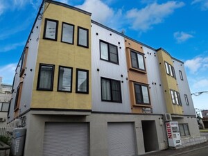 レユシ－ル参番館外観写真