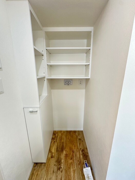 物件内観写真15　(洗濯機置場)