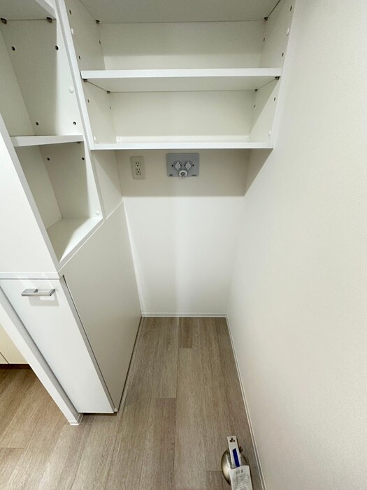 物件内観写真15　(洗濯機置場)