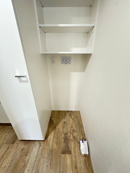 物件内観写真15　(洗濯機置場)