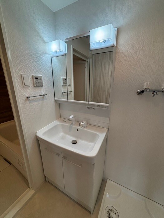 物件内観写真11　(洗面)