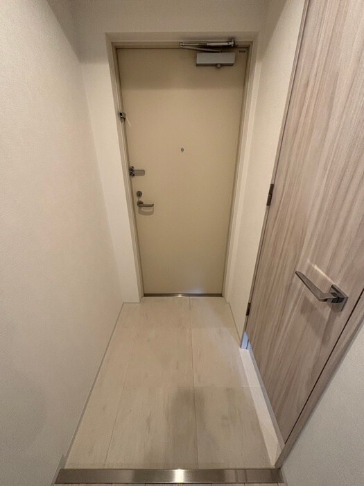 物件内観写真13　(玄関)