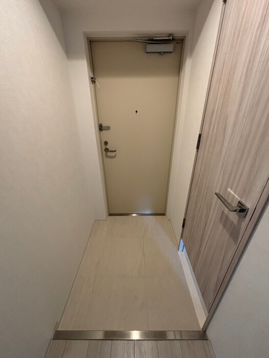 物件内観写真13　(玄関)