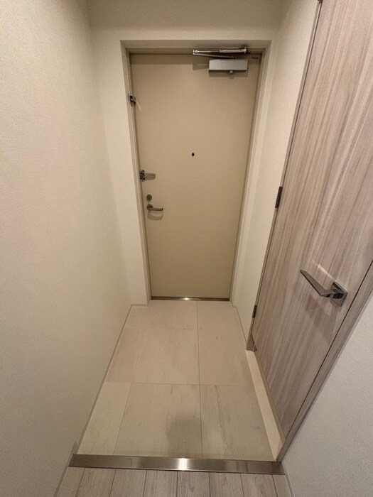 物件内観写真13　(玄関)