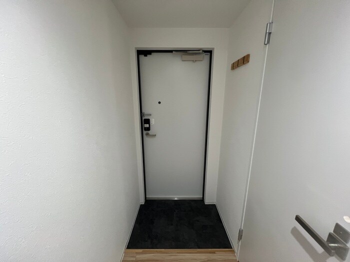 物件内観写真16　(玄関)