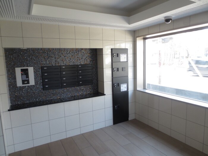 物件外観写真4　(エントランス部分)