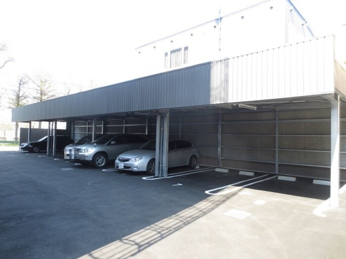 物件外観写真5　(駐車場)