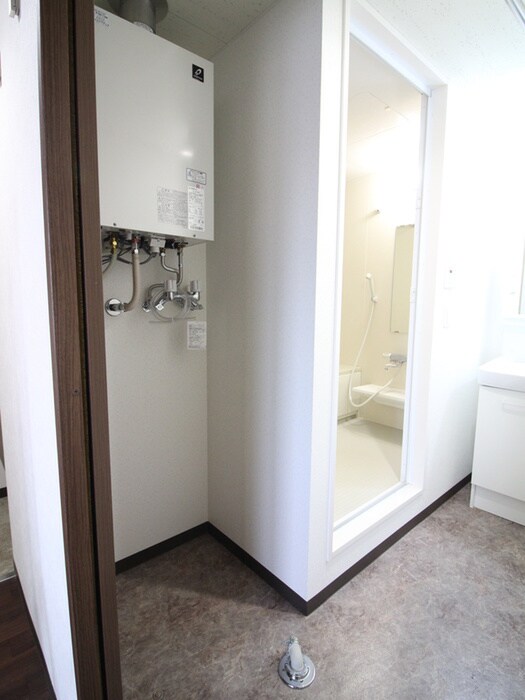 物件内観写真17　(洗濯機置場)
