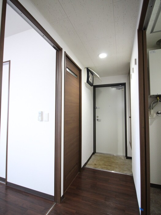 物件内観写真19　(玄関)