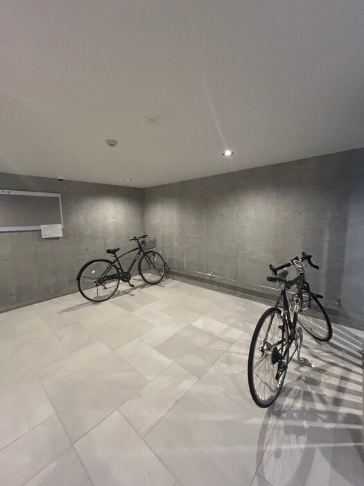 物件外観写真5　(駐輪場)