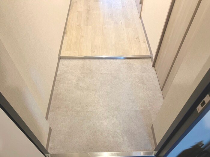 物件内観写真16　(玄関)