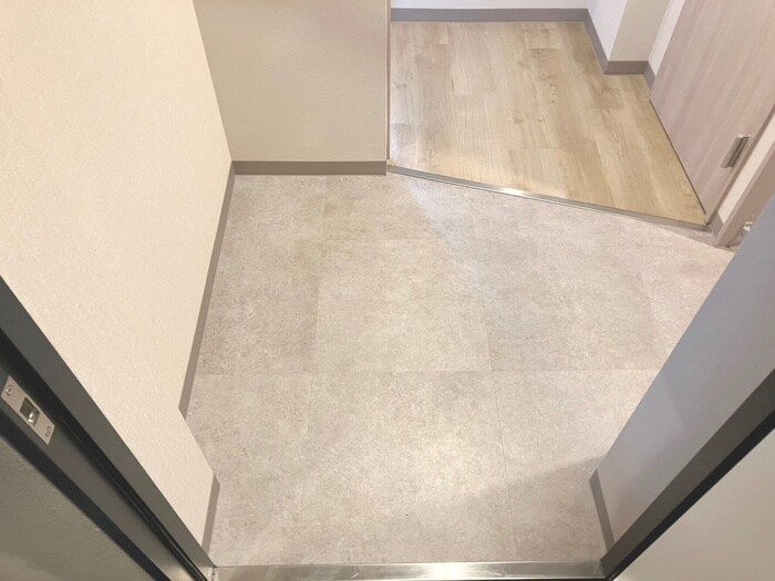 物件内観写真16　(玄関)