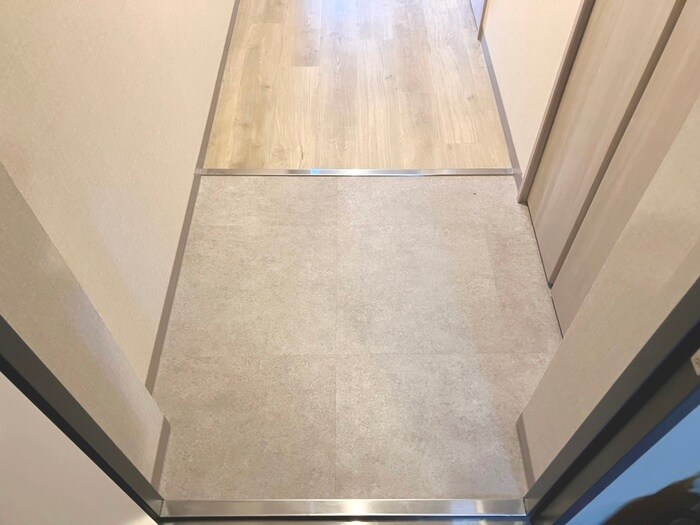 物件内観写真16　(玄関)