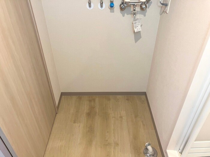 物件内観写真17　(洗濯機置場)