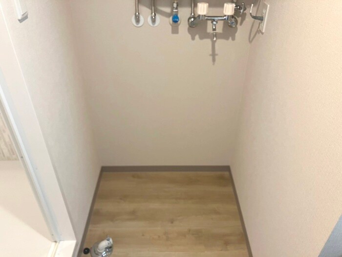 物件内観写真17　(洗濯機置場)