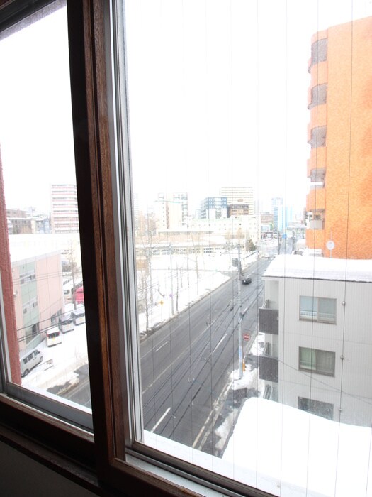 物件内観写真21　(室内からの展望)