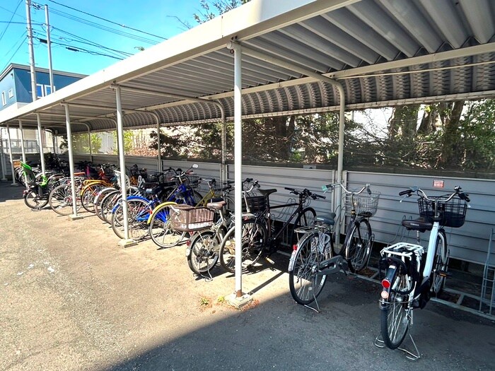 物件外観写真6　(駐輪場)