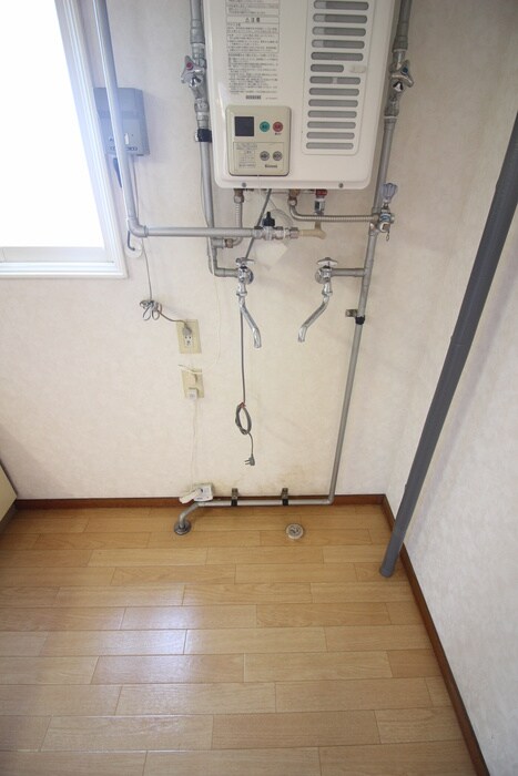 物件内観写真12　(洗濯機置場)