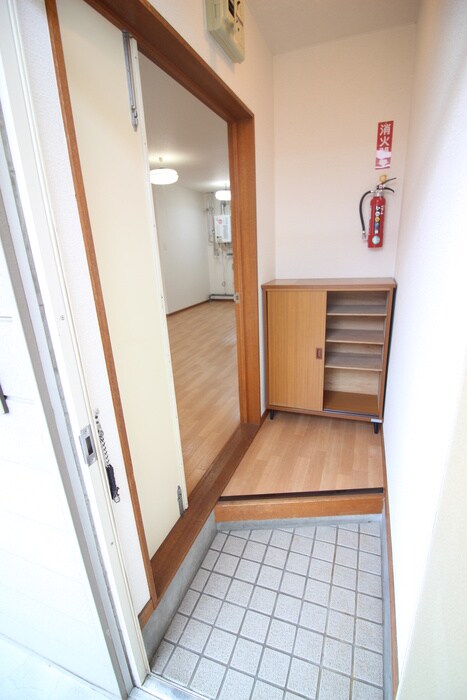 物件内観写真14　(玄関)