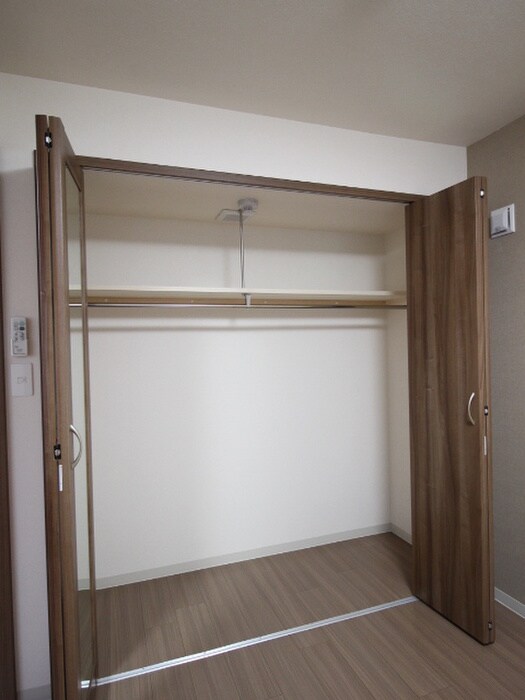 物件内観写真13　(収納)