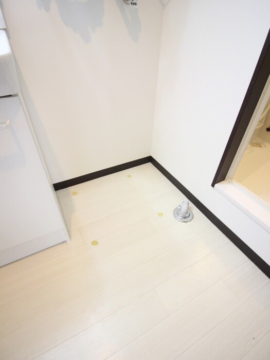 物件内観写真14　(洗濯機置場)