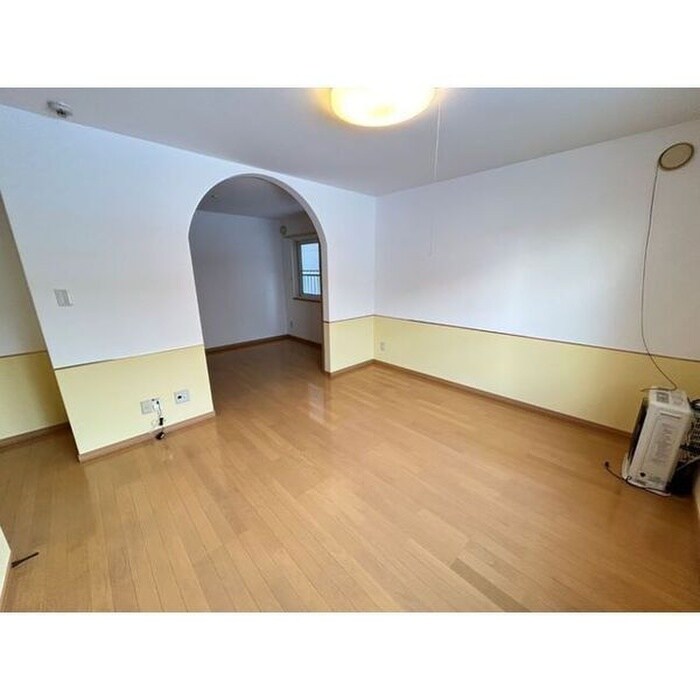 物件内観写真2　(居室)