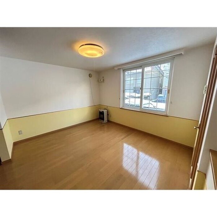 物件内観写真3　(居室)