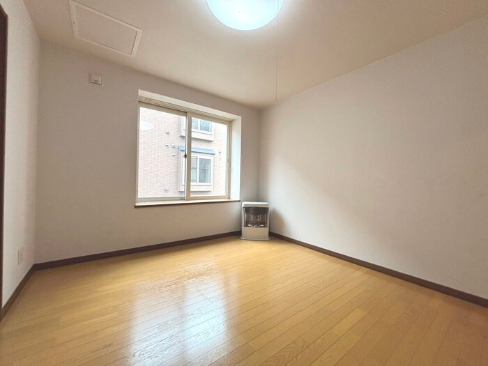 物件内観写真1　(居室)