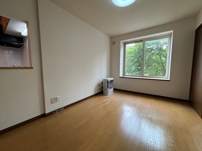 物件内観写真1　(居室)