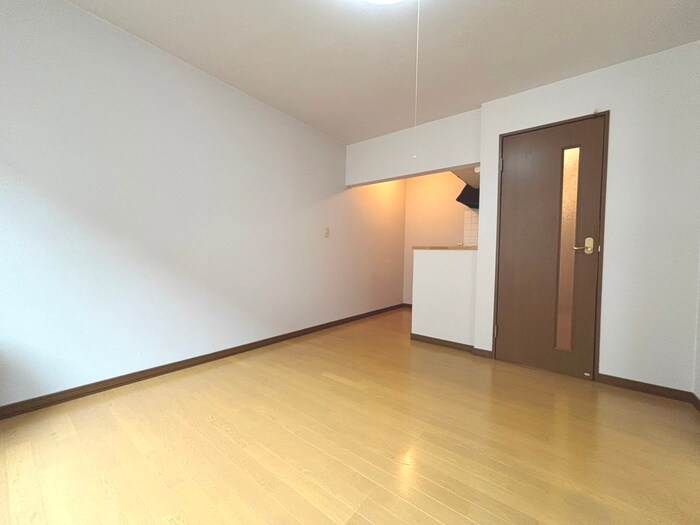 物件内観写真4　(居室)