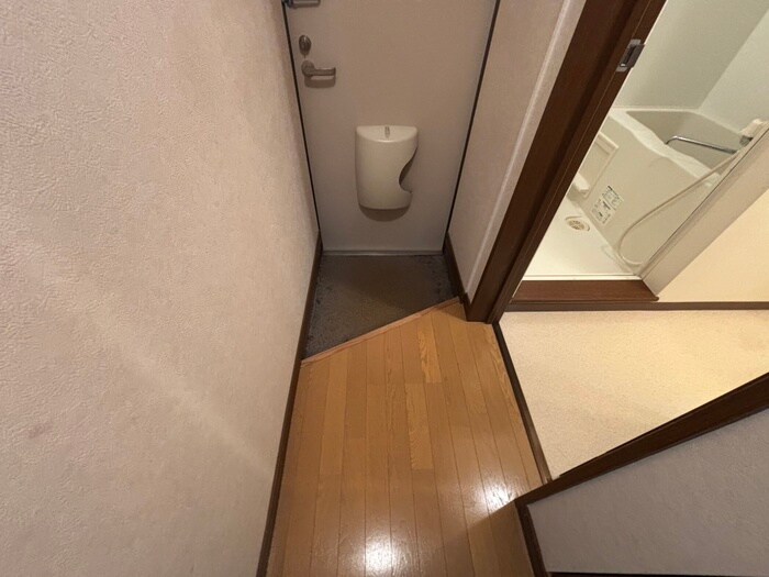 物件内観写真13　(玄関)