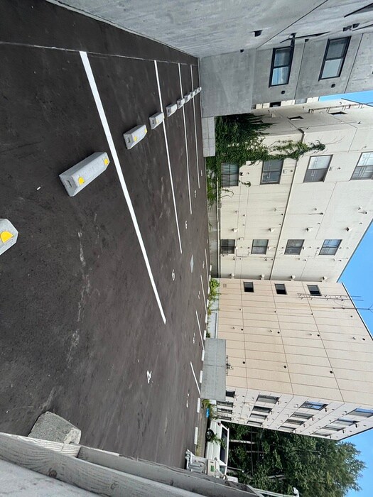 物件外観写真2　(駐車場)