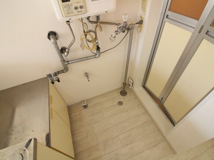 物件内観写真15　(洗濯機置場)