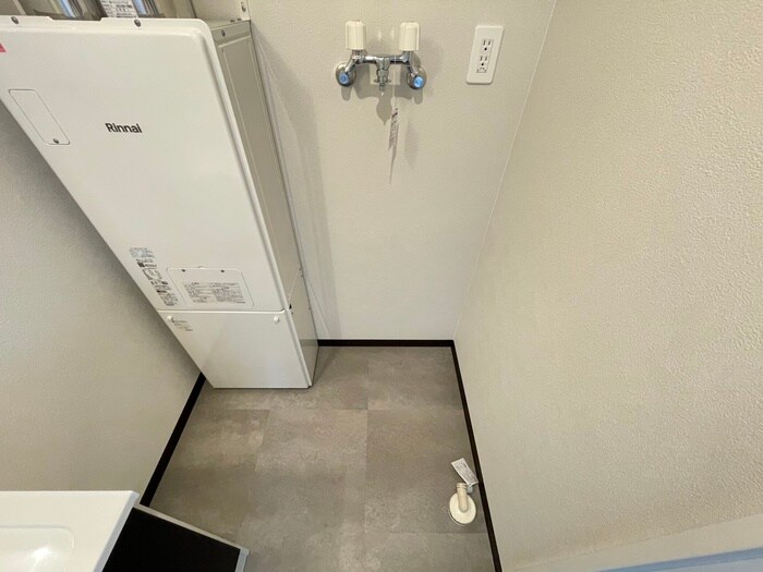 物件内観写真15　(洗濯機置場)