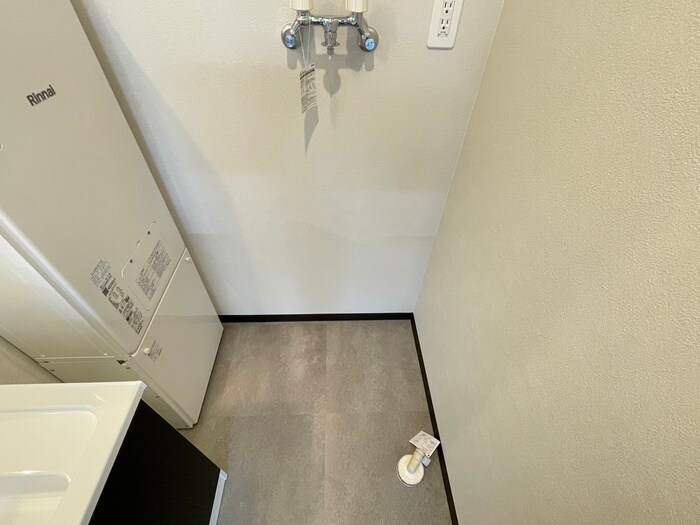 物件内観写真15　(洗濯機置場)