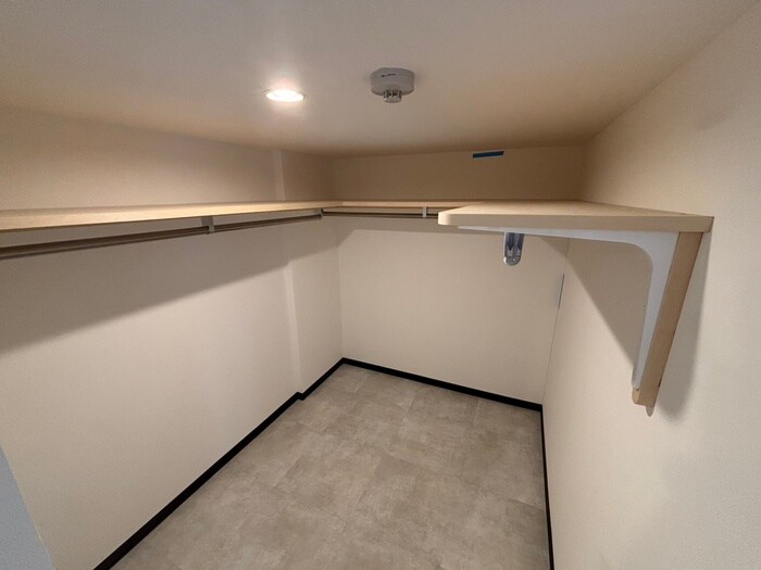 物件内観写真16　(収納)